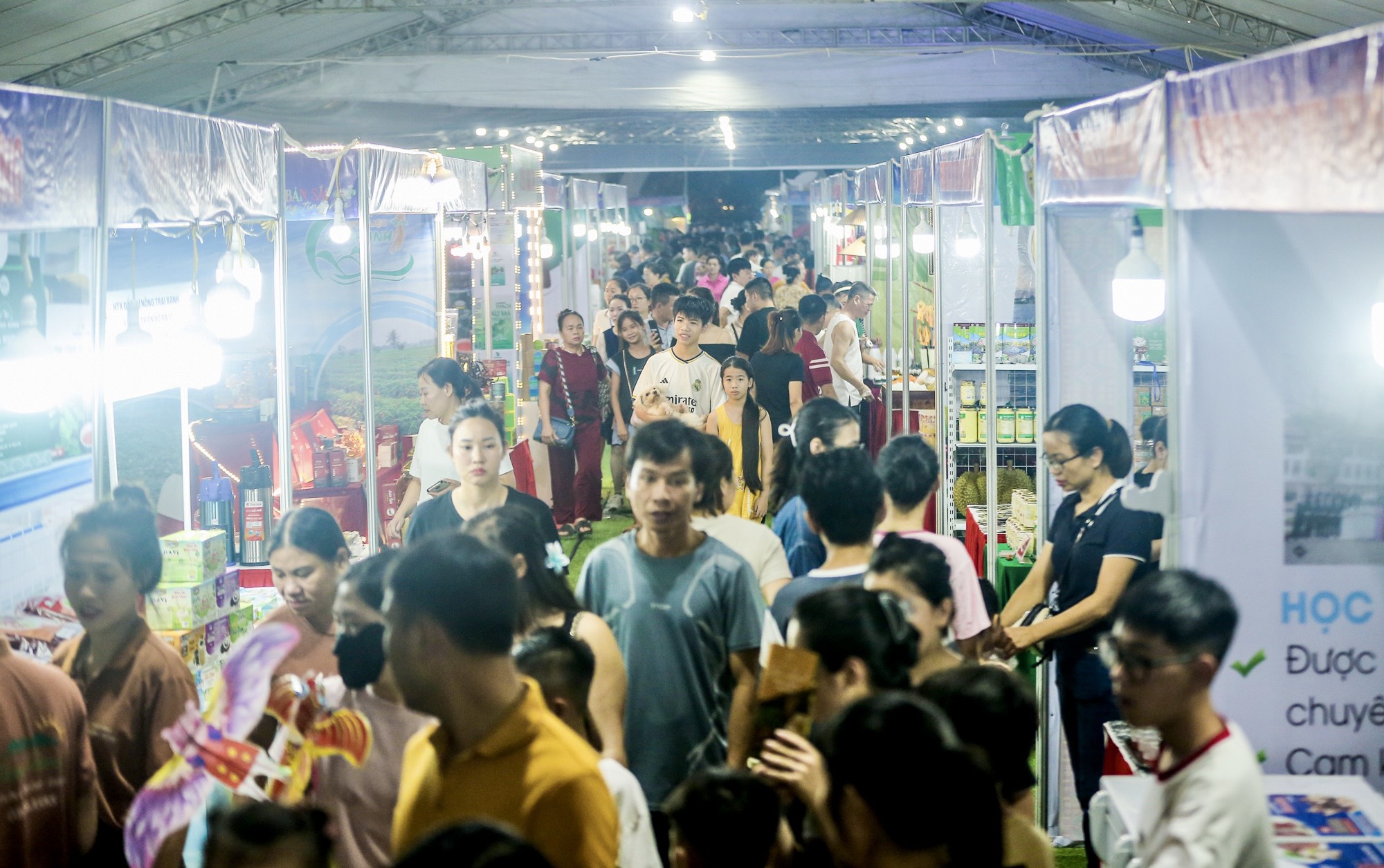 Tinh hoa ẩm thực nhiều tỉnh, thành hội tụ tại Sầm Sơn- Ảnh 10. Tinh hoa ẩm thực nhiều tỉnh, thành hội tụ tại Sầm Sơn- Ảnh 10.