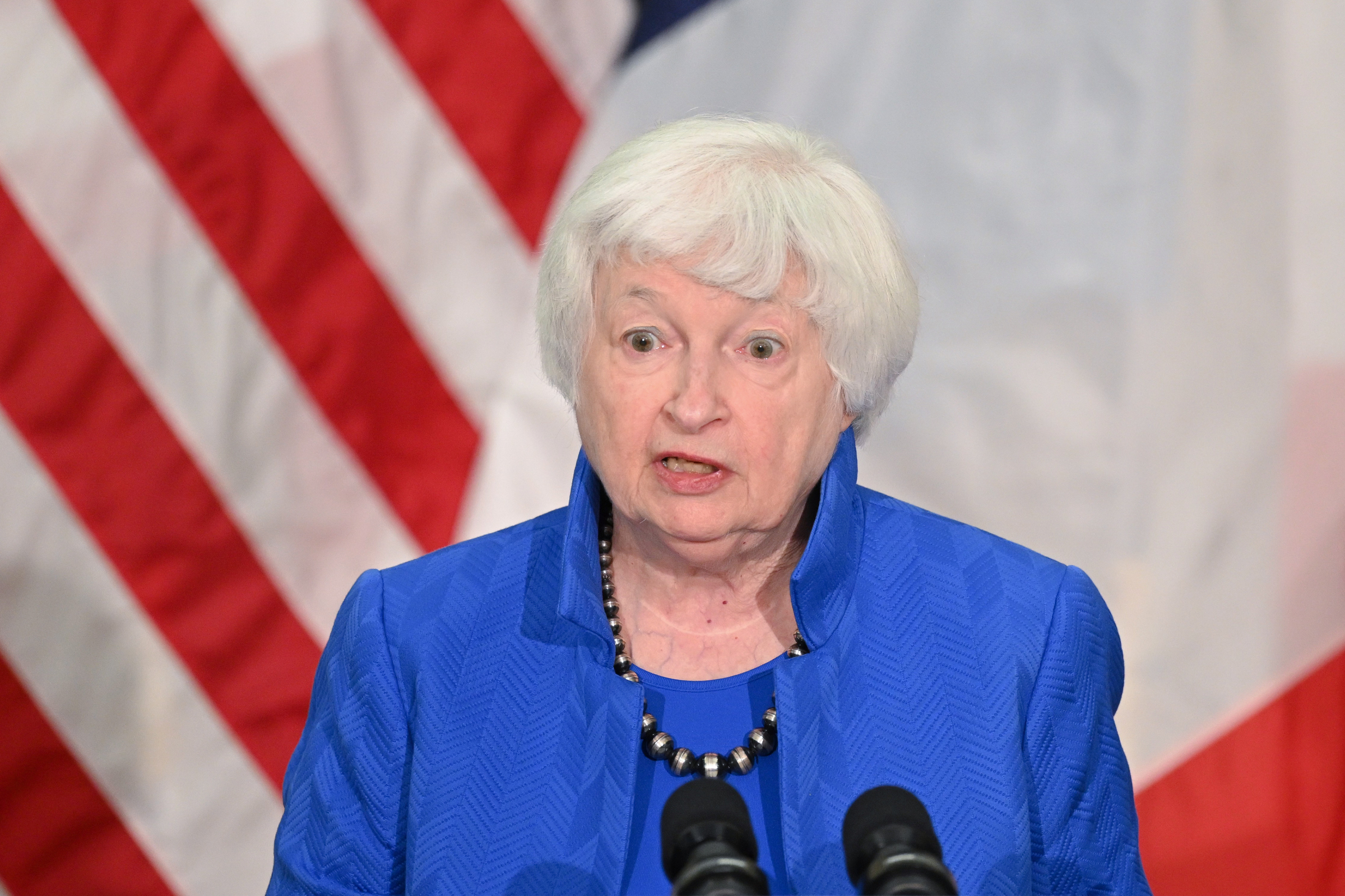 Bộ trưởng Tài chính Mỹ Janet Yellen phát biểu tại đại sứ quán Mỹ ở Paris, Pháp. Ảnh: AFP