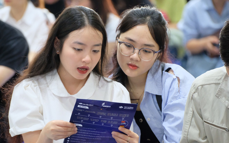 Nắm vững 6 bí kíp này, gen Z sẽ bớt 'điều tiếng' chốn văn phòng- Ảnh 2. Gen Z thích nhảy việc là điều bình thường