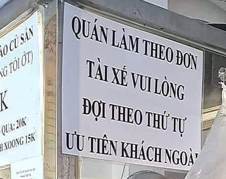 Dán bảng 'ưu tiên khách ngoài' gây bức xúc, chủ quán cơm tấm ở TP.HCM trần tình- Ảnh 2. Dán bảng 'ưu tiên khách ngoài' gây bức xúc, chủ quán cơm tấm ở TP.HCM trần tình- Ảnh 2.
