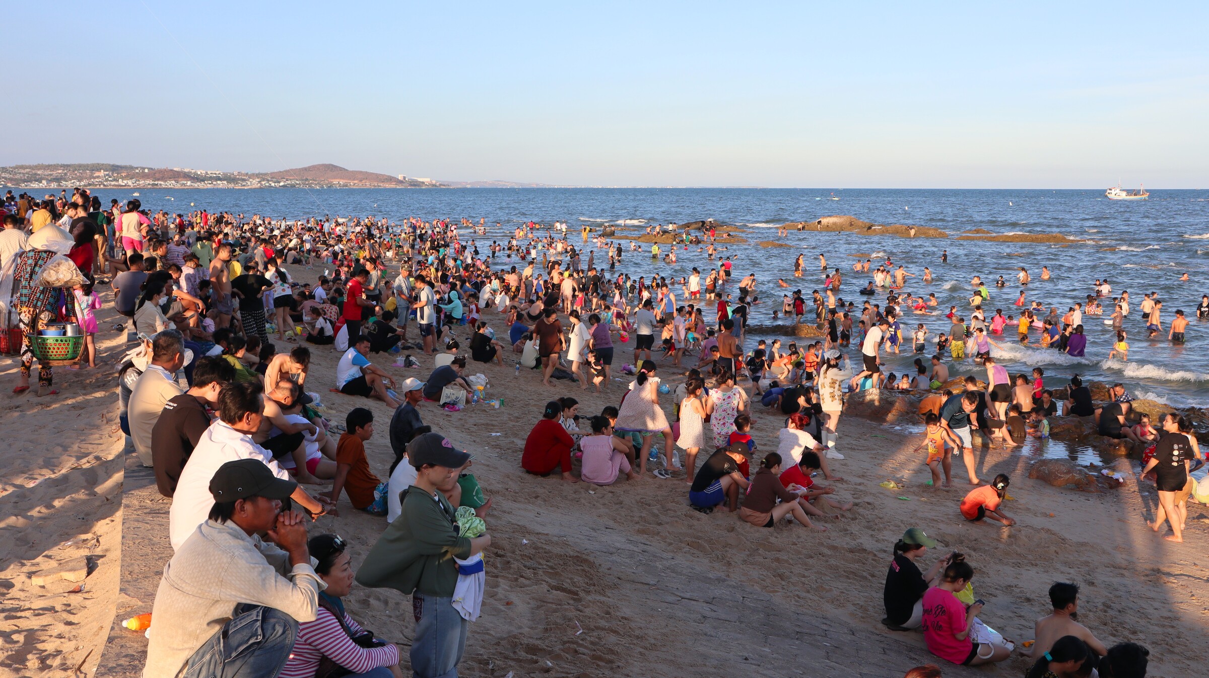 Bãi biển Thương Chánh ở thành phố Phan Thiết chiều 29/4. Ảnh: Việt Quốc