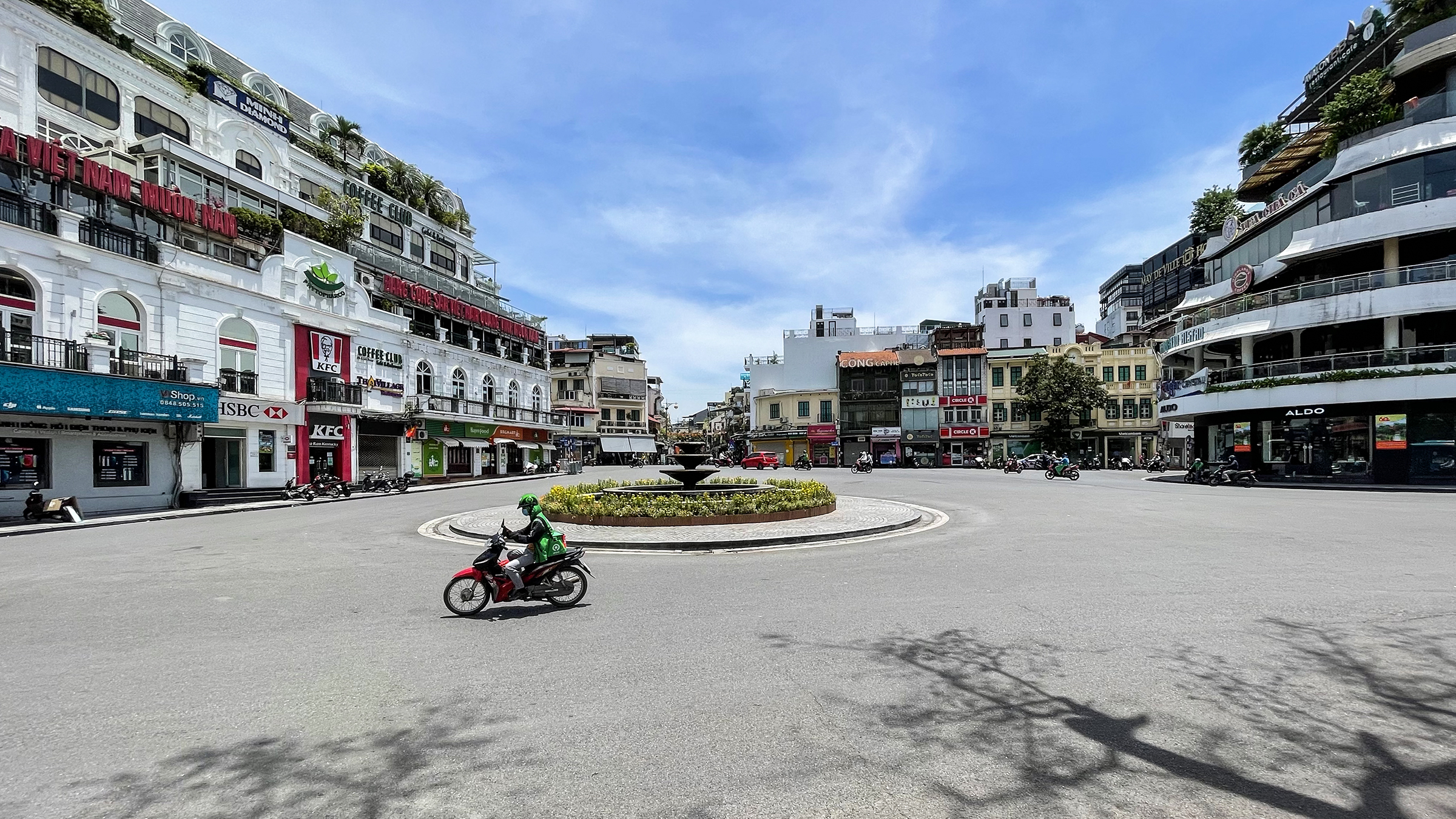 Hà Nội nắng nóng nhất cả nước trong ngày 13/6. Ảnh: Ngọc Thành