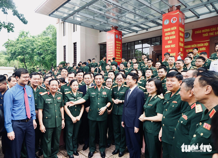 Đại tướng Phan Văn Giang: Tuổi trẻ quân đội xung kích phát triển khoa học quân sự- Ảnh 4. Các đại biểu tham gia lễ trao giải thưởng Tuổi trẻ sáng tạo trong quân đội lần thứ 24 - Ảnh: HÀ THANH