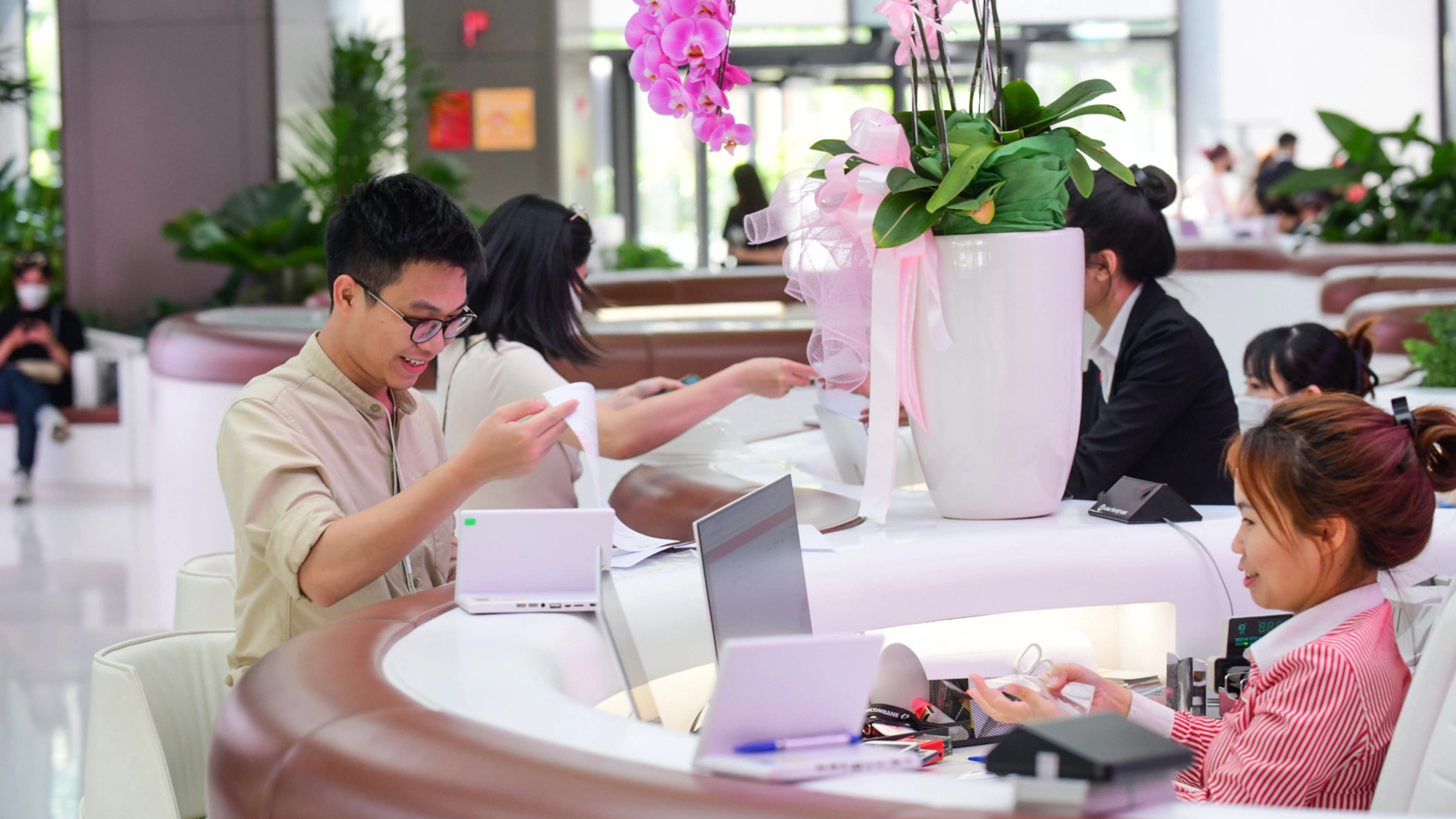 Ngân hàng thành 'trùm' phát hành trái phiếu- Ảnh 1. Nhiều ngân hàng hiện nay có giá trị trái phiếu lưu hành trên thị trường rất lớn - Ảnh: QUANG ĐỊNH