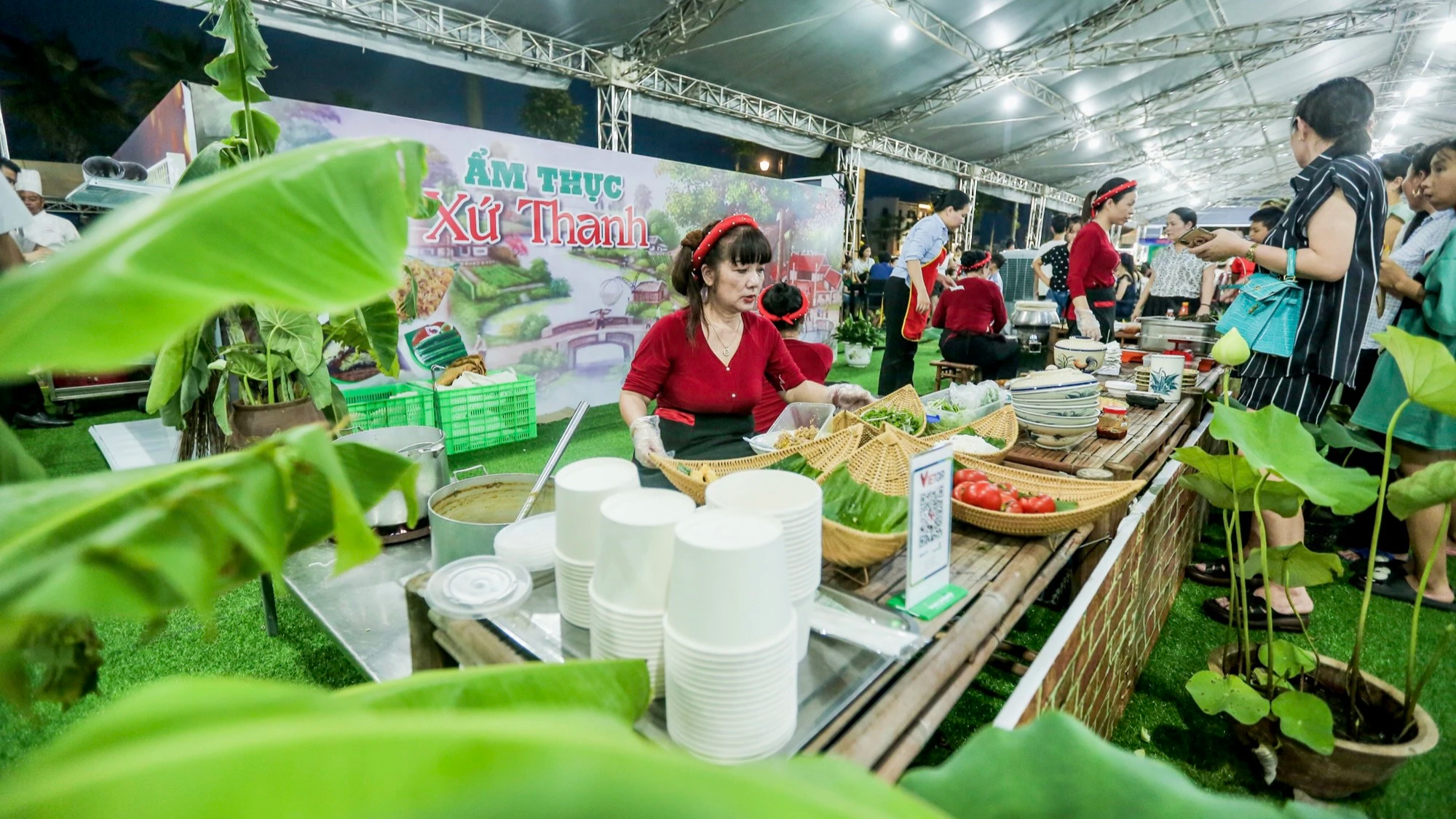 Tinh hoa ẩm thực nhiều tỉnh, thành hội tụ tại Sầm Sơn- Ảnh 8. Tinh hoa ẩm thực nhiều tỉnh, thành hội tụ tại Sầm Sơn- Ảnh 8.