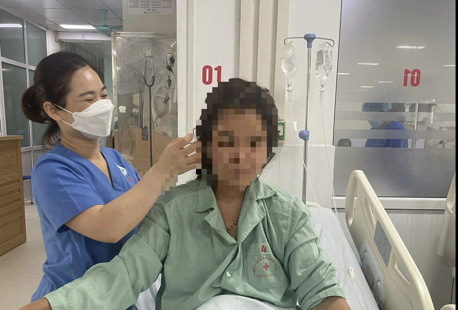 Cô gái được cứu sống sau khi bị sét đánh ngừng tim - Ảnh: Bệnh viện cung cấp Cô gái được cứu sống sau khi bị sét đánh ngừng tim - Ảnh: Bệnh viện cung cấp
