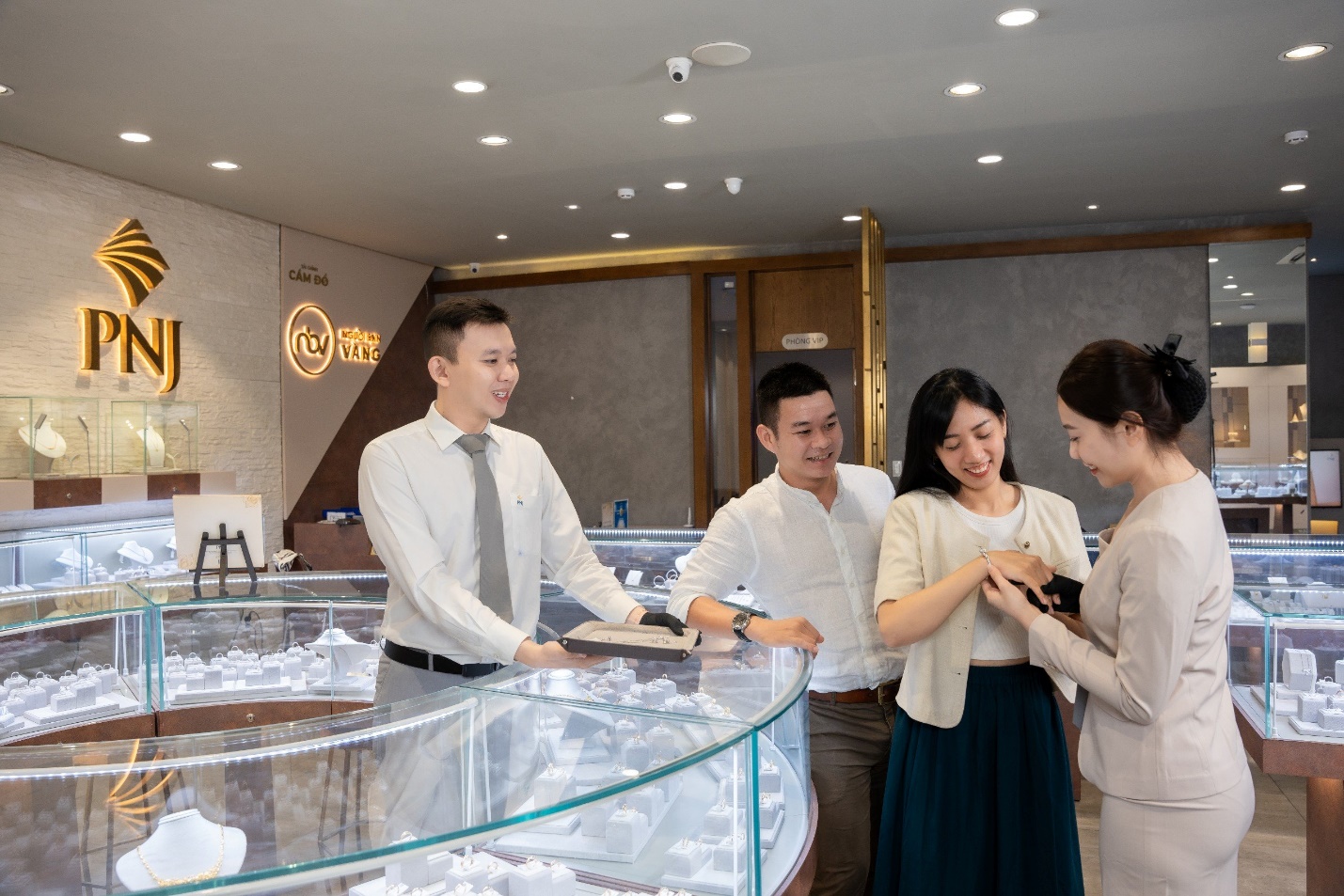 Fortune đánh giá cao kết quả hoạt động, sản xuất, kinh doanh của PNJ. Ảnh: Việt Hùng