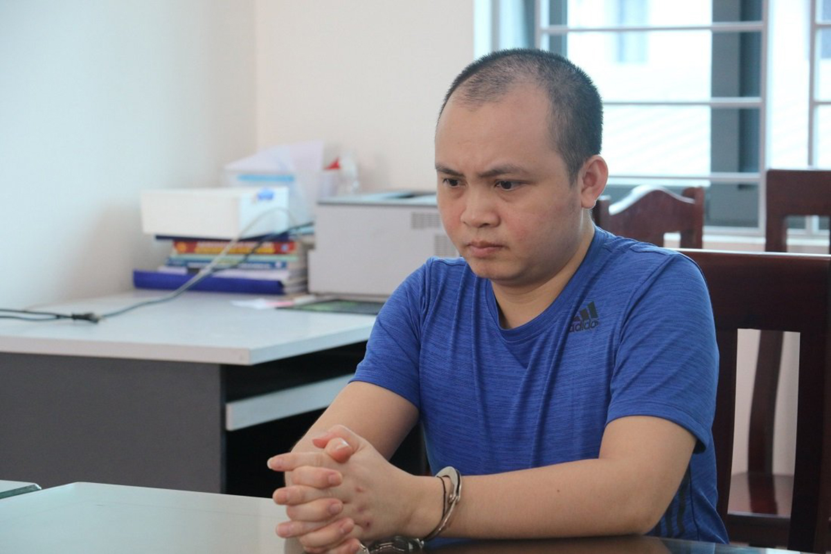Nghi can Kiên tại cơ quan điều tra. Ảnh: Hòa Vang