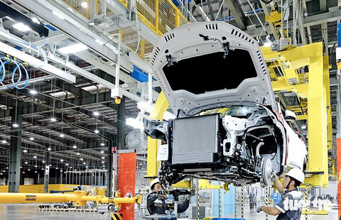 Đề xuất giảm tiếp một nửa lệ phí trước bạ đối với ô tô trong nước- Ảnh 1. Bộ Tài chính đề xuất tiếp tục giảm 50% mức thu lệ phí trước bạ đối với ô tô sản xuất, lắp ráp trong nước - Ảnh: NAM TRẦN