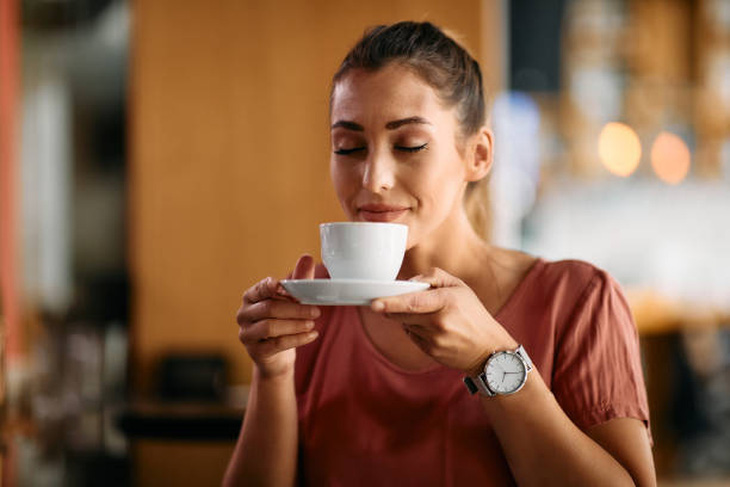 Bốn lưu ý khi uống cà phê tốt cho sức khỏe- Ảnh 2. Tại sao chúng ta thèm cà phê?