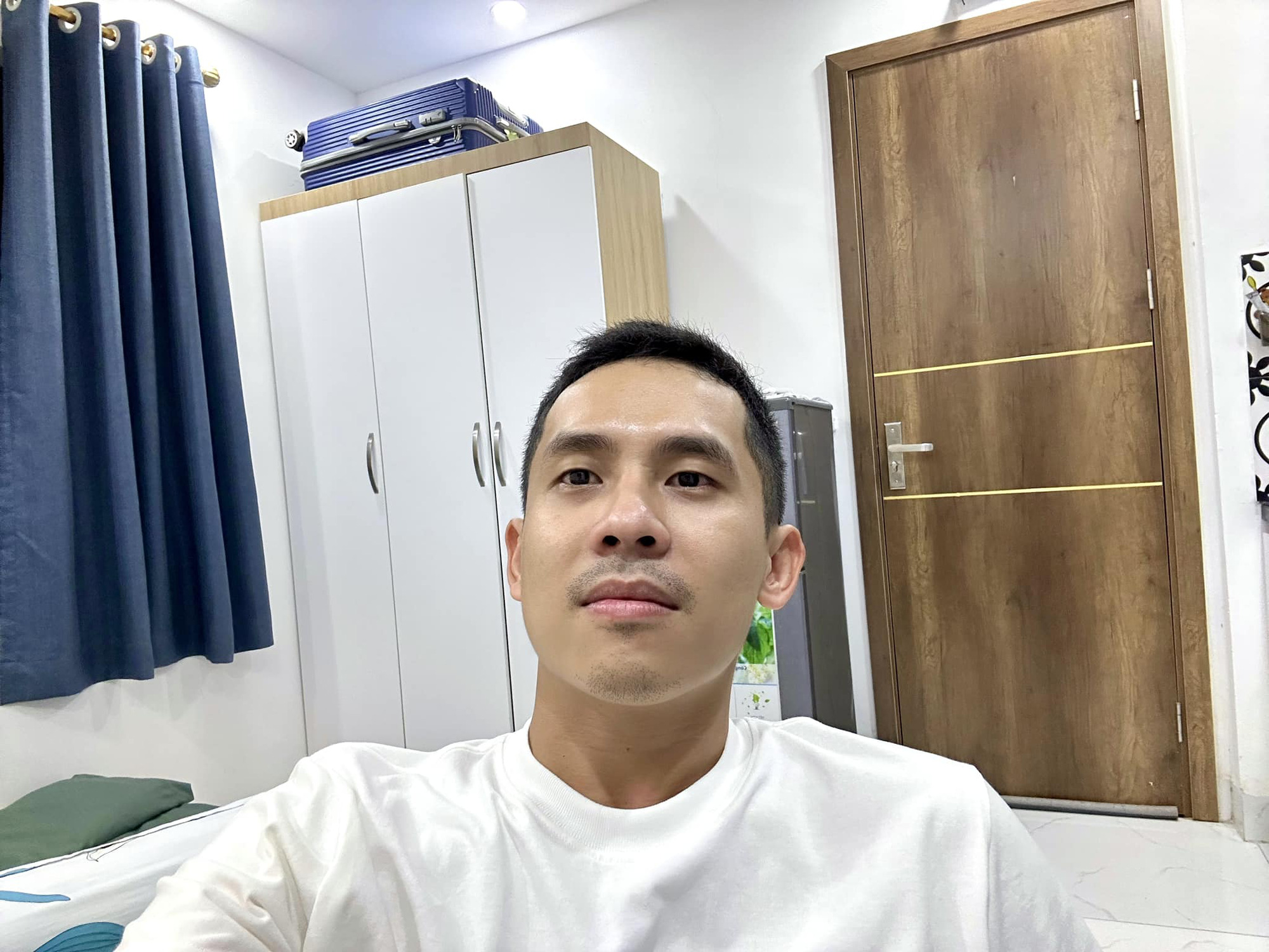 Hết lay lắt nhờ dám đi xa lập nghiệp, ngại gì không thử- Ảnh 2. Căn hộ Trương Lộc thuê khi chuyển công tác ra Hà Nội. Thay đổi môi trường sống, Lộc thích nghi khá nhanh - Ảnh: NVCC