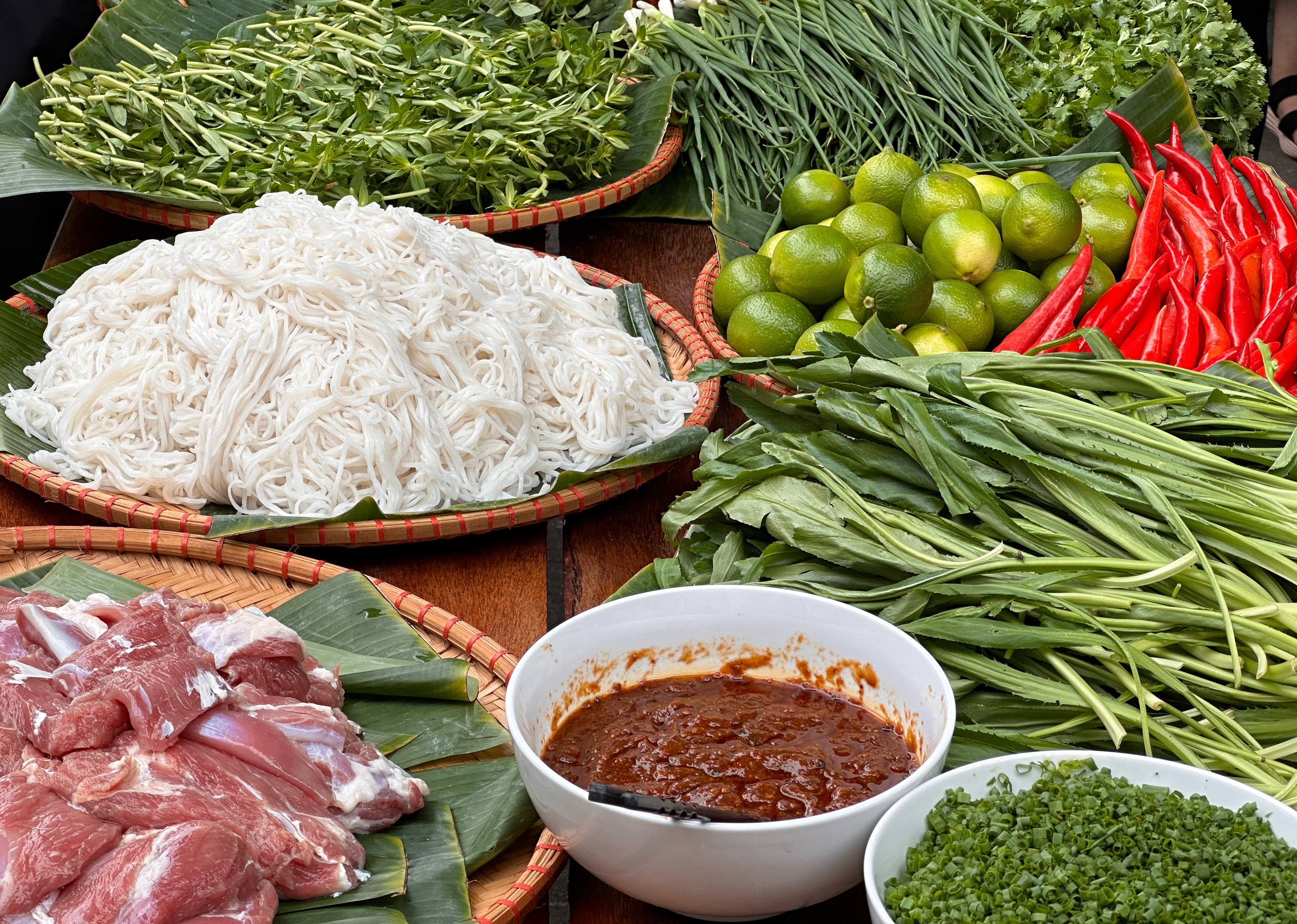 Giám đốc Sở An toàn thực phẩm TP.HCM Phạm Khánh Phong Lan: Cẩn thận khi ăn món tái, sống mùa nắng nóng- Ảnh 2. Giám đốc Sở An toàn thực phẩm TP.HCM Phạm Khánh Phong Lan: Cẩn thận khi ăn món tái, sống mùa nắng nóng- Ảnh 2.