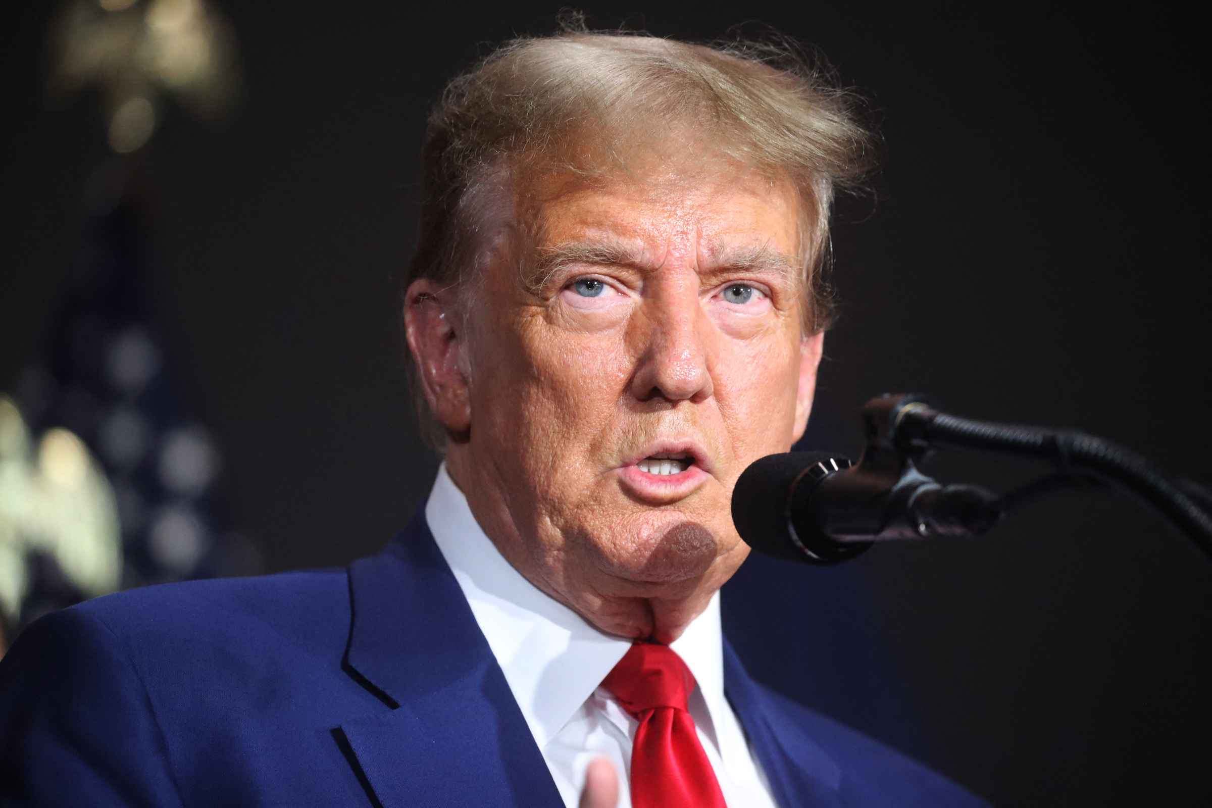 Cựu tổng thống Mỹ Donald Trump phát biểu tại Grand Rapids, bang Michigan ngày 2/4. Ảnh: AFP
