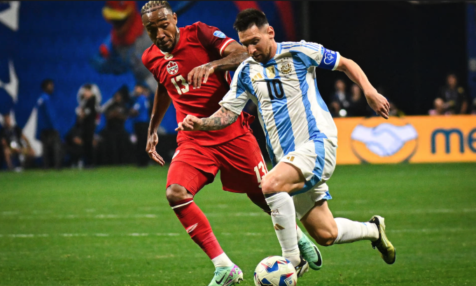 Argentina từng thắng Canada 2-0 ở vòng bảng. Ảnh: REX