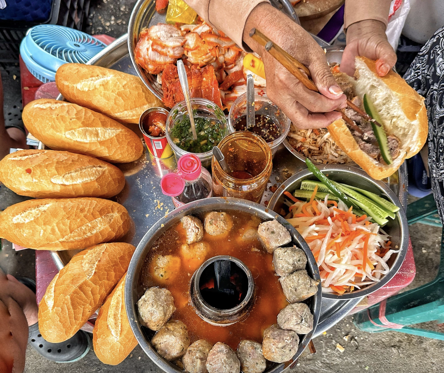 Hôm nay Michelin Guide công bố danh sách quán ăn ở Việt Nam: Bánh mì liệu có đánh rớt như 2023?- Ảnh 3. Hôm nay Michelin Guide công bố danh sách quán ăn ở Việt Nam: Bánh mì liệu có đánh rớt như 2023?- Ảnh 3.