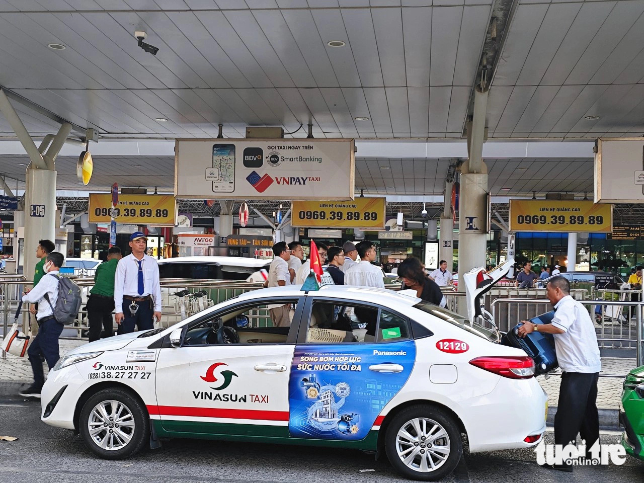 Taxi Ánh Dương giảm lời do 'hỗ trợ anh em tài xế và đối tác'- Ảnh 1. Taxi Ánh Dương giảm lời do 'hỗ trợ anh em tài xế và đối tác'- Ảnh 1.