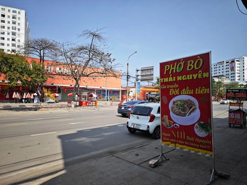 Quán phở bò ở Thái Nguyên gây 'sốt' với khẩu hiệu dí dỏm, tự nhận 'ngon nhì'- Ảnh 2. Quán phở bò ở Thái Nguyên gây 'sốt' với khẩu hiệu dí dỏm, tự nhận 'ngon nhì'- Ảnh 2.