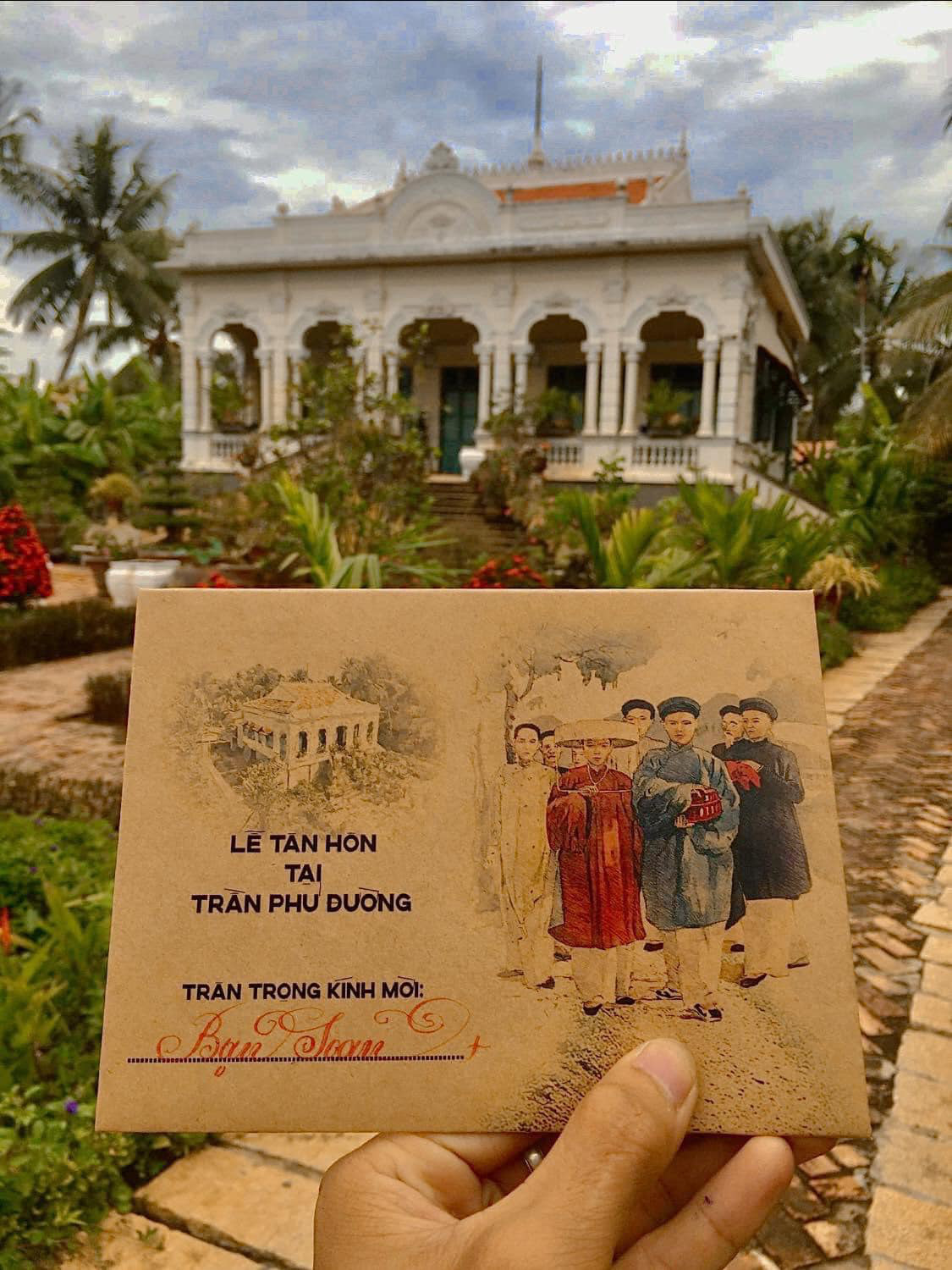 Thiệp cưới được anh Phú tự tay thiết kế - Ảnh: TRẦN HỮU PHÚ Đám cưới theo phong cách Nam Bộ xưa khiến dân mạng mê mẩn- Ảnh 7.