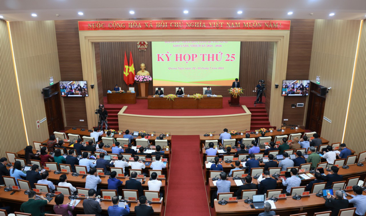 Khuyết chủ tịch UBND, HĐND tỉnh Quảng Ngãi sẽ họp công tác nhân sự vào ngày 2-8- Ảnh 1. Kỳ họp thứ 25 bế mạc ngày 23-7, nay Hội đồng nhân dân tỉnh Quảng Ngãi triệu tập kỳ họp thứ 26 vào ngày 2-8 để thực hiện công tác nhân sự - Ảnh: TRẦN MAI