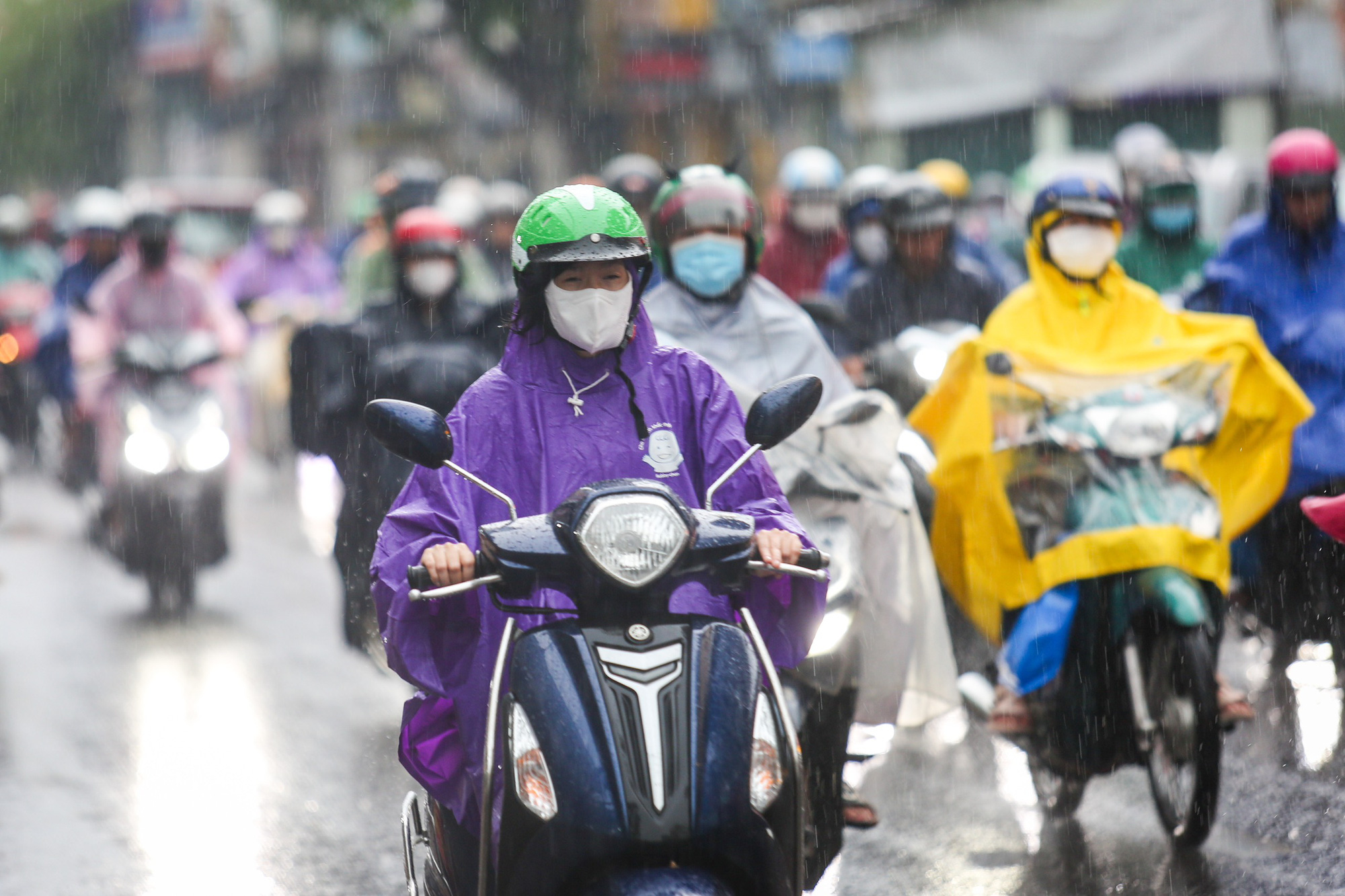 Thời tiết hôm nay 13-7: Gió tây nam mạnh, Nam Bộ mưa to đến rất to- Ảnh 1. Dự báo hôm nay 13-7, thời tiết Nam Bộ mưa to đến rất to - Ảnh: PHƯƠNG QUYÊN