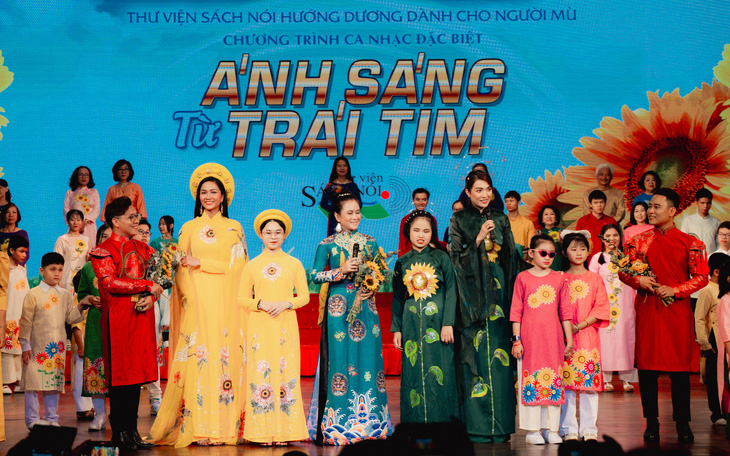 Âm nhạc dẫn lối, vượt lên bóng tối- Ảnh 4. Âm nhạc là ánh sáng từ trái tim của người mù