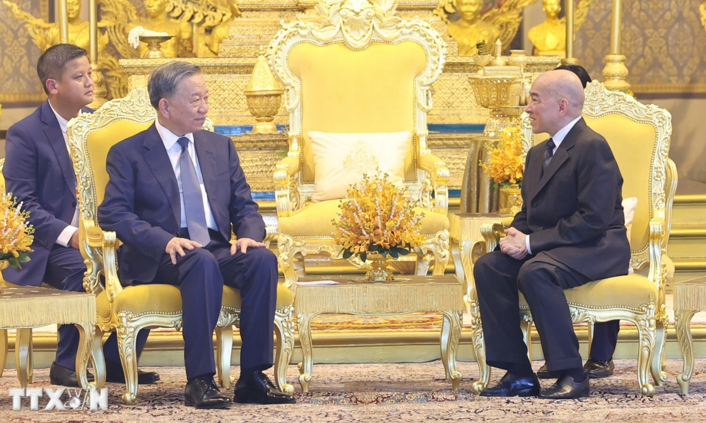 Chủ tịch nước Tô Lâm hội kiến Quốc vương Norodom Sihamoni tại Hoàng cung ở Phnom Penh hôm nay. Ảnh: TTXVN