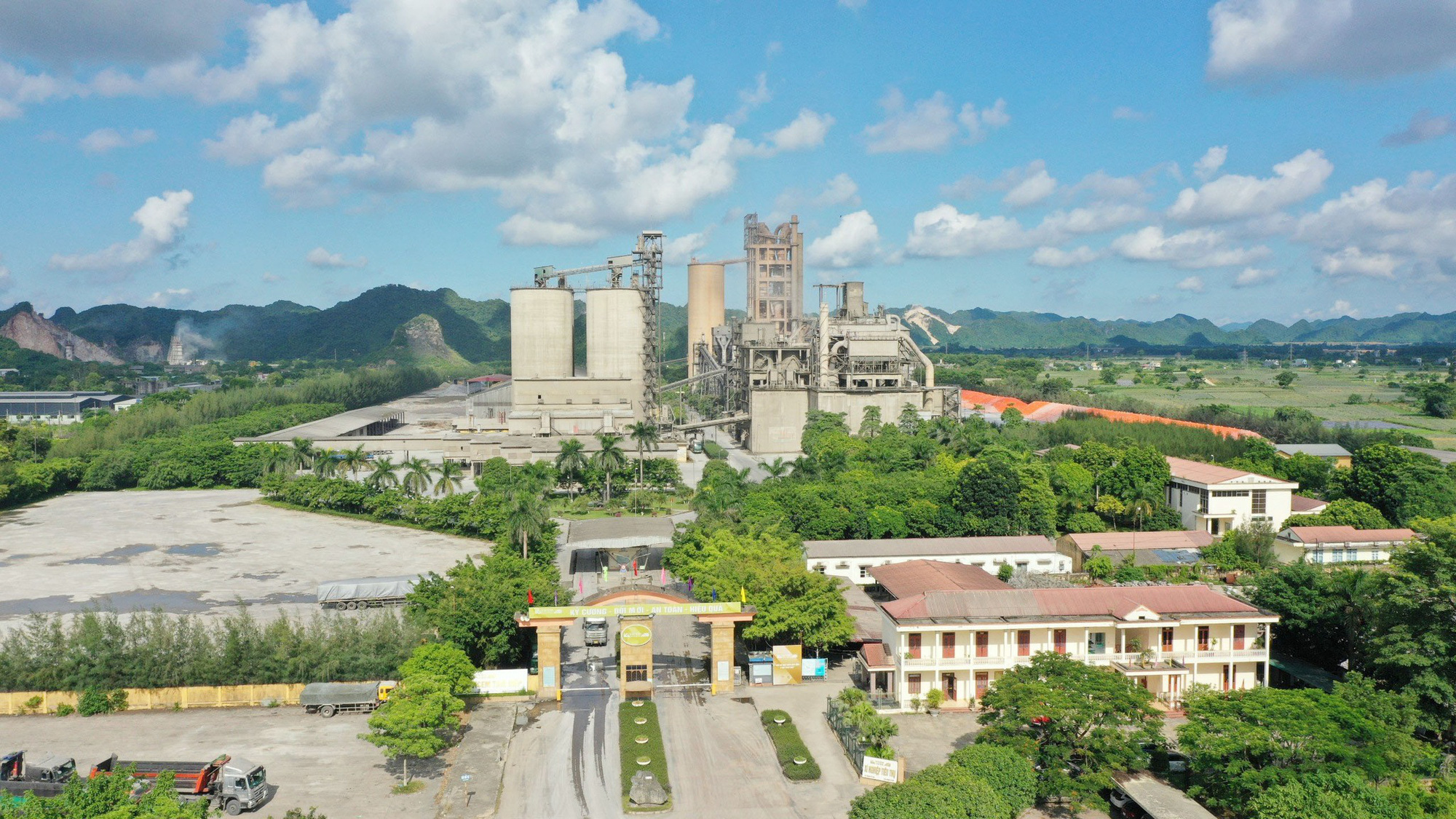 Thanh tra Tổng công ty Xi măng Việt Nam và công ty con- Ảnh 1. Nhà máy xi măng Tam Điệp, thuộc Tổng công ty Xi măng Việt Nam - Ảnh: V.T.Đ.