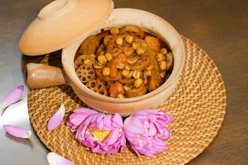 Mâm cỗ chay ngày rằm tháng bảy ở miền Bắc không thể thiếu bánh đúc, cháo trai...- Ảnh 5. Mâm cỗ chay ngày rằm tháng bảy ở miền Bắc không thể thiếu bánh đúc, cháo trai...- Ảnh 5.