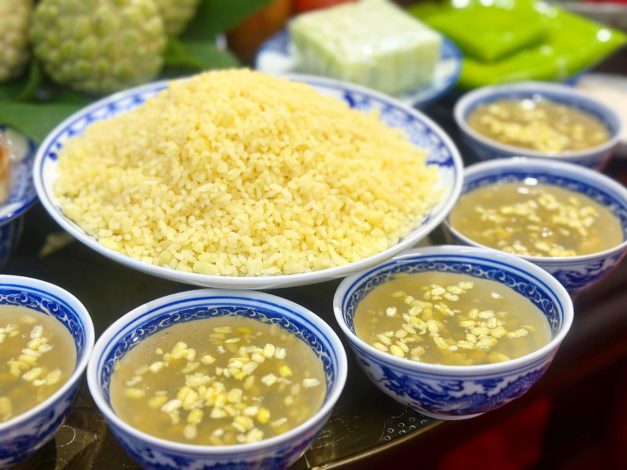 Mâm cỗ chay ngày rằm tháng bảy ở miền Bắc không thể thiếu bánh đúc, cháo trai... - Ảnh 1. Mâm cỗ chay ngày rằm tháng bảy ở miền Bắc không thể thiếu bánh đúc, cháo trai...- Ảnh 1.