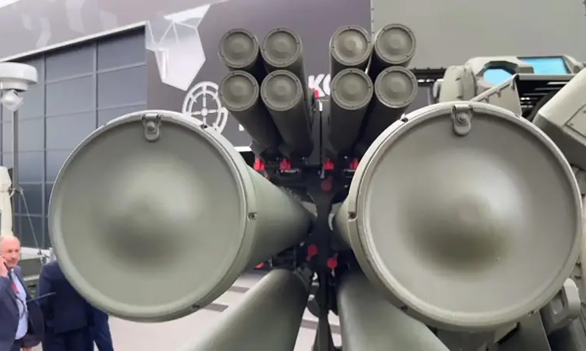 Cụm ống phóng tên lửa trên nguyên mẫu tổ hợp Pantsir-SMD-E tại gian trưng bày trong triển lãm ARMY 2024 ở Moskva, Nga ngày 13/8. Ảnh: Rostec