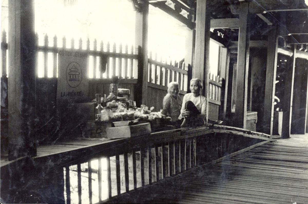 Mặt Chùa Cầu thẳng. Ảnh chụp lại