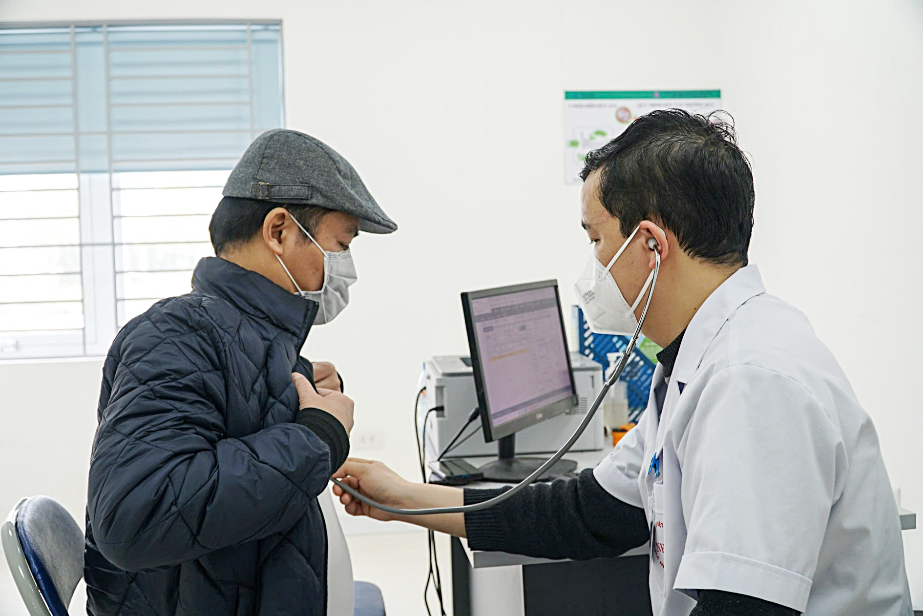 Toa thuốc: 'Một tiền gà, ba tiền thóc' - Ảnh 1. Toa thuốc: 'Một tiền gà, ba tiền thóc' - Ảnh 1.
