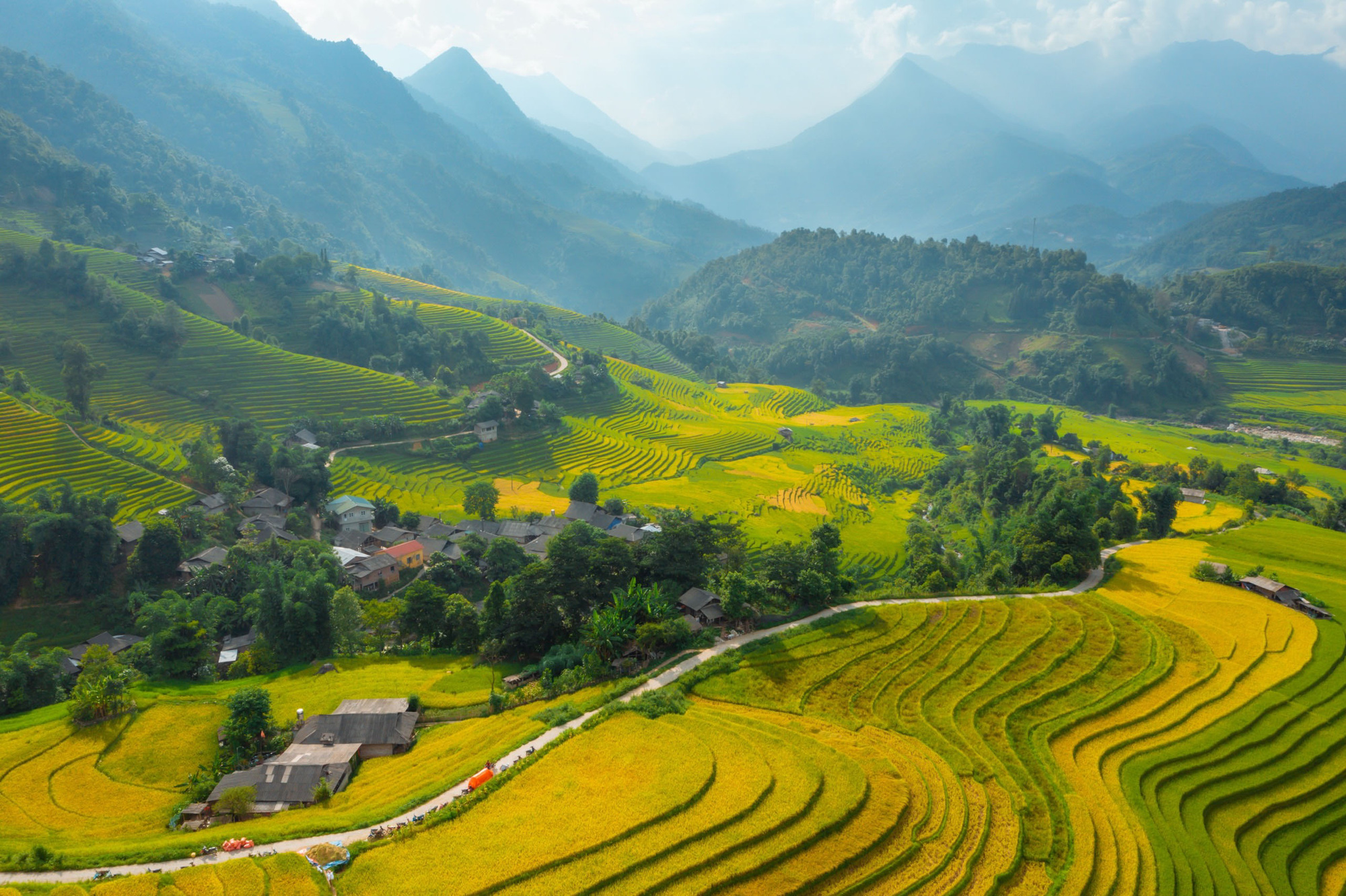 5 điểm ngắm lúa chín cho tín đồ phượt dịp lễ 2-9 - Ảnh 4. Ngang dọc Tây Bắc, Đông Bắc ngắm lúa chín dịp nghỉ lễ 2-9 - Ảnh 4.