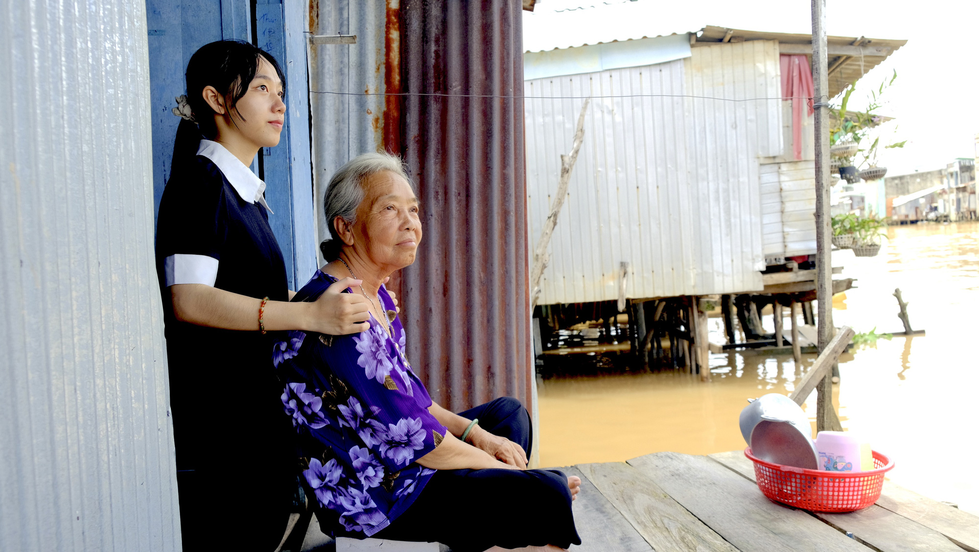 Không cam chịu thất bại, cô nữ sinh nuôi mơ ước vào giảng đường - Ảnh 1. Tân sinh viên Lê Thị Anh Thư - An Giang: - Ảnh 2.