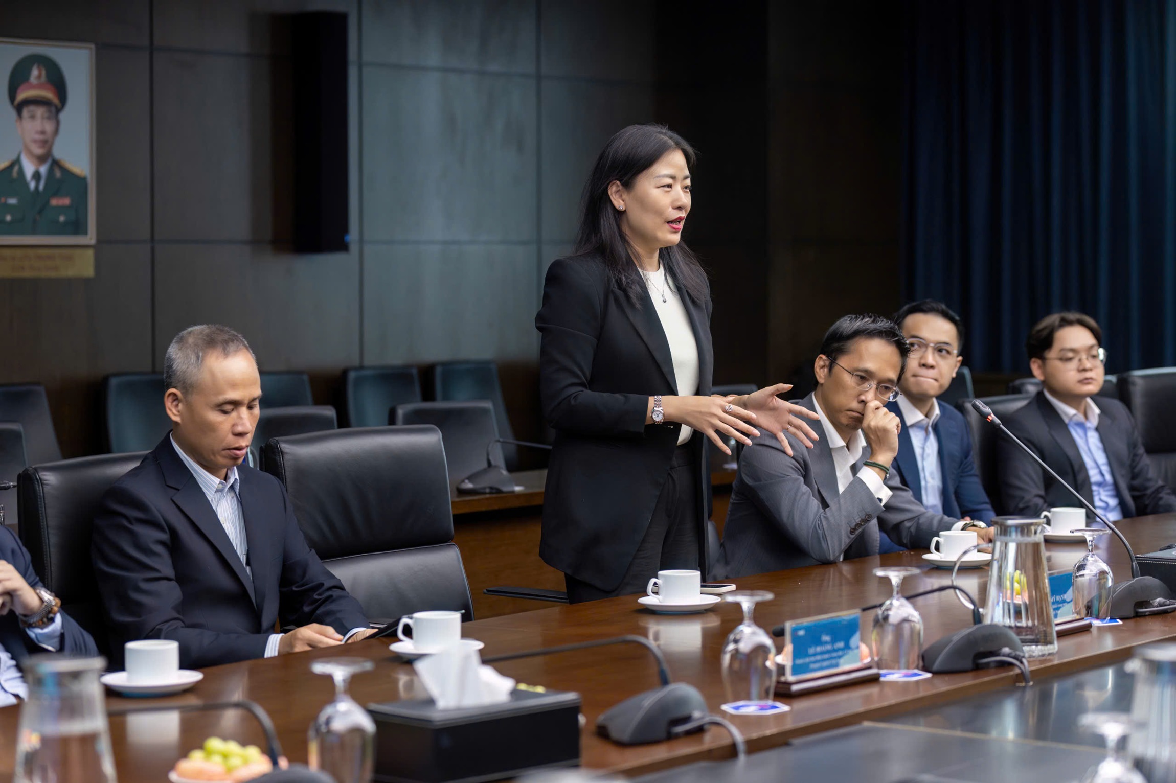 Bà Lương Thị Mỹ Hạnh, đại diện Dragon Capital phát biểu tại lễ ký kết. Ảnh: DC