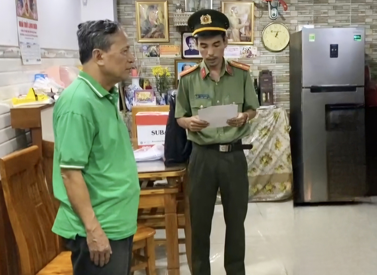 Ông Trần Văn Linh bị Công an TP HCM khởi tố. Ảnh: Công an cung cấp