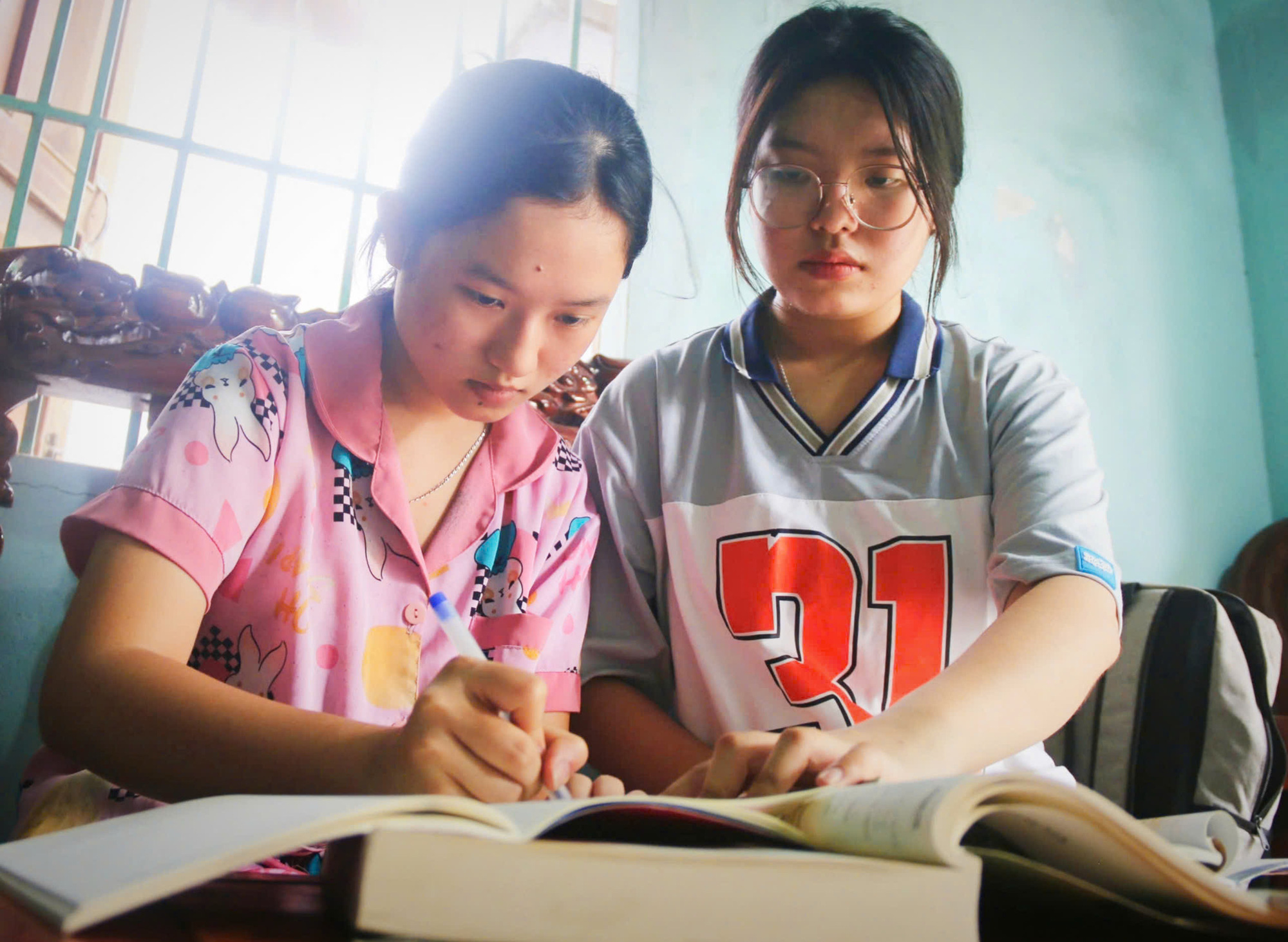 Bỏ kết quả đại học ở TP.HCM, chọn quê nhà vì không có tiền - Ảnh 1. Bỏ kết quả đại học ở TP.HCM, chọn quê nhà vì không có tiền - Ảnh 1.