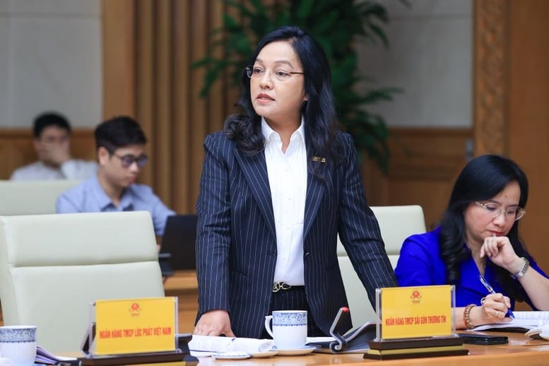 Phó chủ tịch thường trực - Tổng Giám đốc Sacombank Nguyễn Đức Thạch Diễm phát biểu tại hội nghị, chiều 21/9. Ảnh: VGP