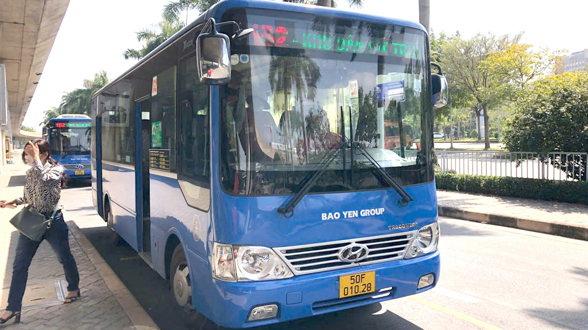 'Phủ xanh' buýt điện ở TP.HCM, khó cũng phải làm - Ảnh 1.