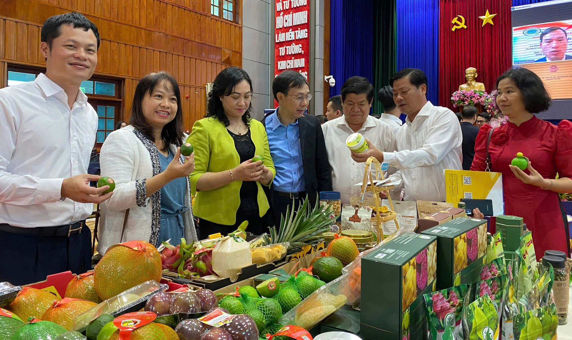 Long An chuyển đổi số mạnh mẽ trong thương mại - Ảnh 1.