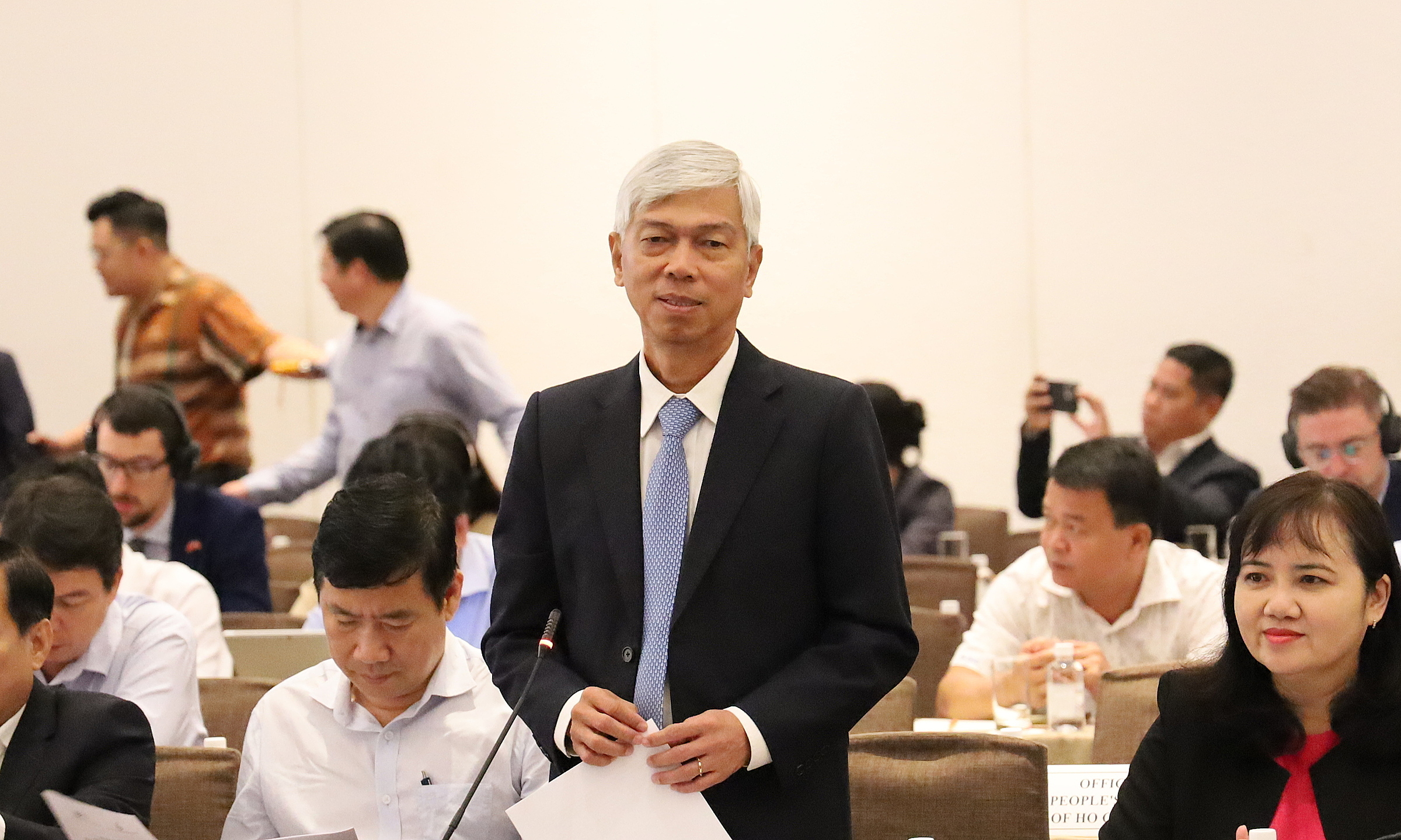 Phó Chủ tịch UBND TP HCM Võ Văn Hoan phát biểu tại phiên đối thoại ngày 18/9. Ảnh: ITPC