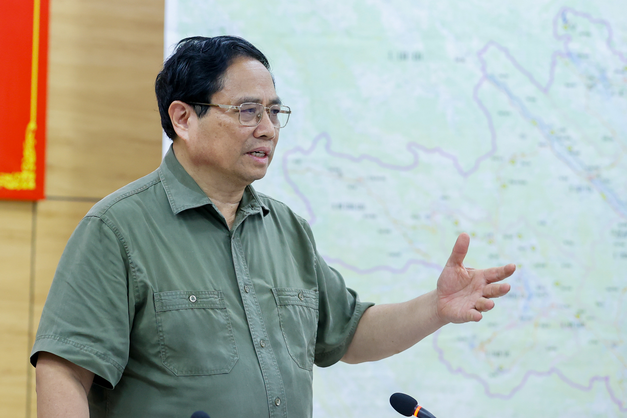 Thủ tướng Phạm Minh Chính phát biểu tại cuộc họp với lãnh đạo tỉnh Yên Bái, trưa 12/9. Ảnh: Nhật Bắc