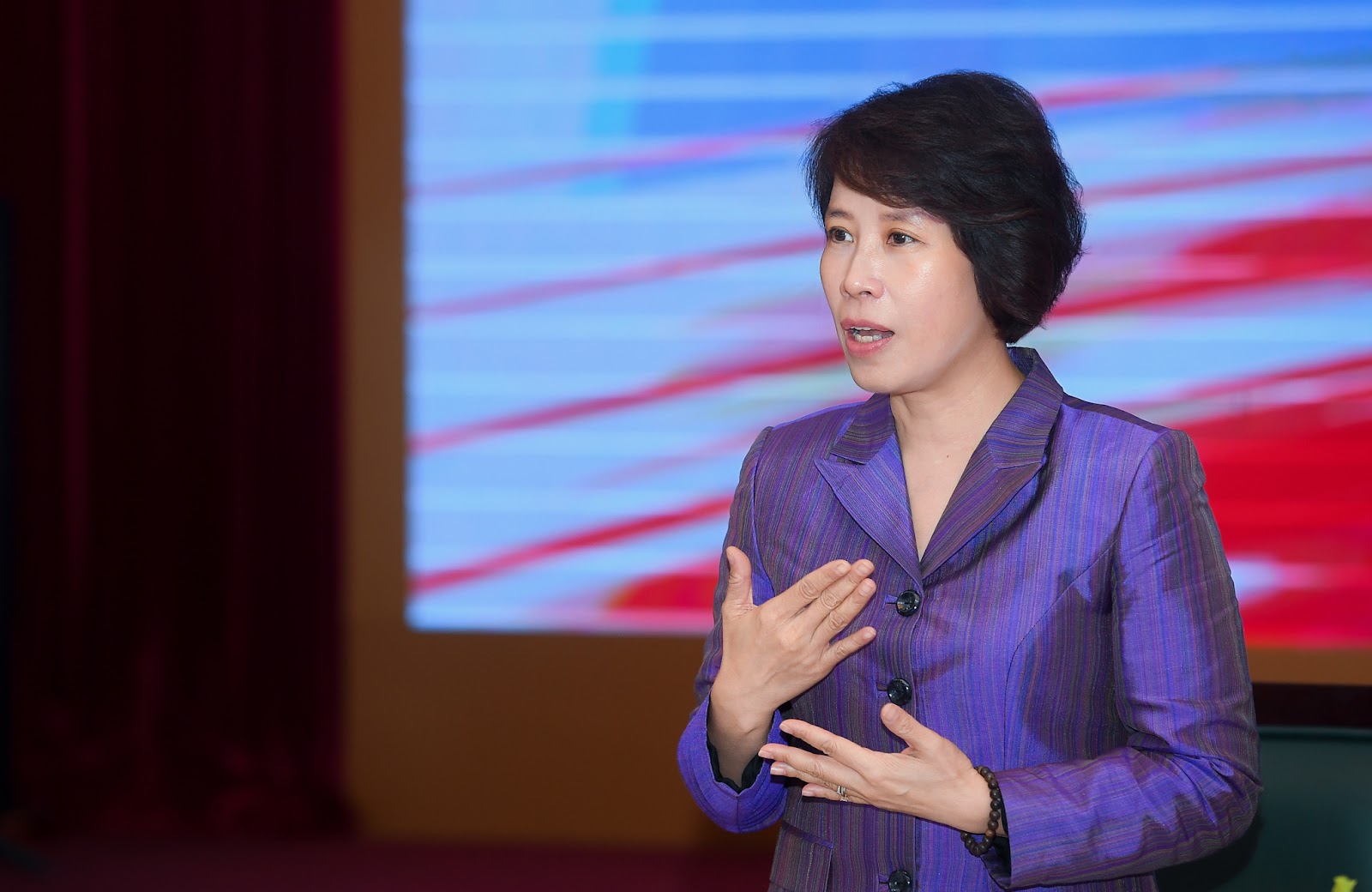 Thứ trưởng Bộ Kế hoạch và Đầu tư, bà Nguyễn Thị Bích Ngọc cho biết trung tâm đang triển khai xây dựng đề án Đào tạo nguồn nhân lực cho ngành công nghiệp bán dẫn đến năm 2030, định hướng đến năm 2050 trình Thủ tướng Chính phủ nhằm đáp ứng nhu cầu của thị trường lao động. Ảnh: NIC