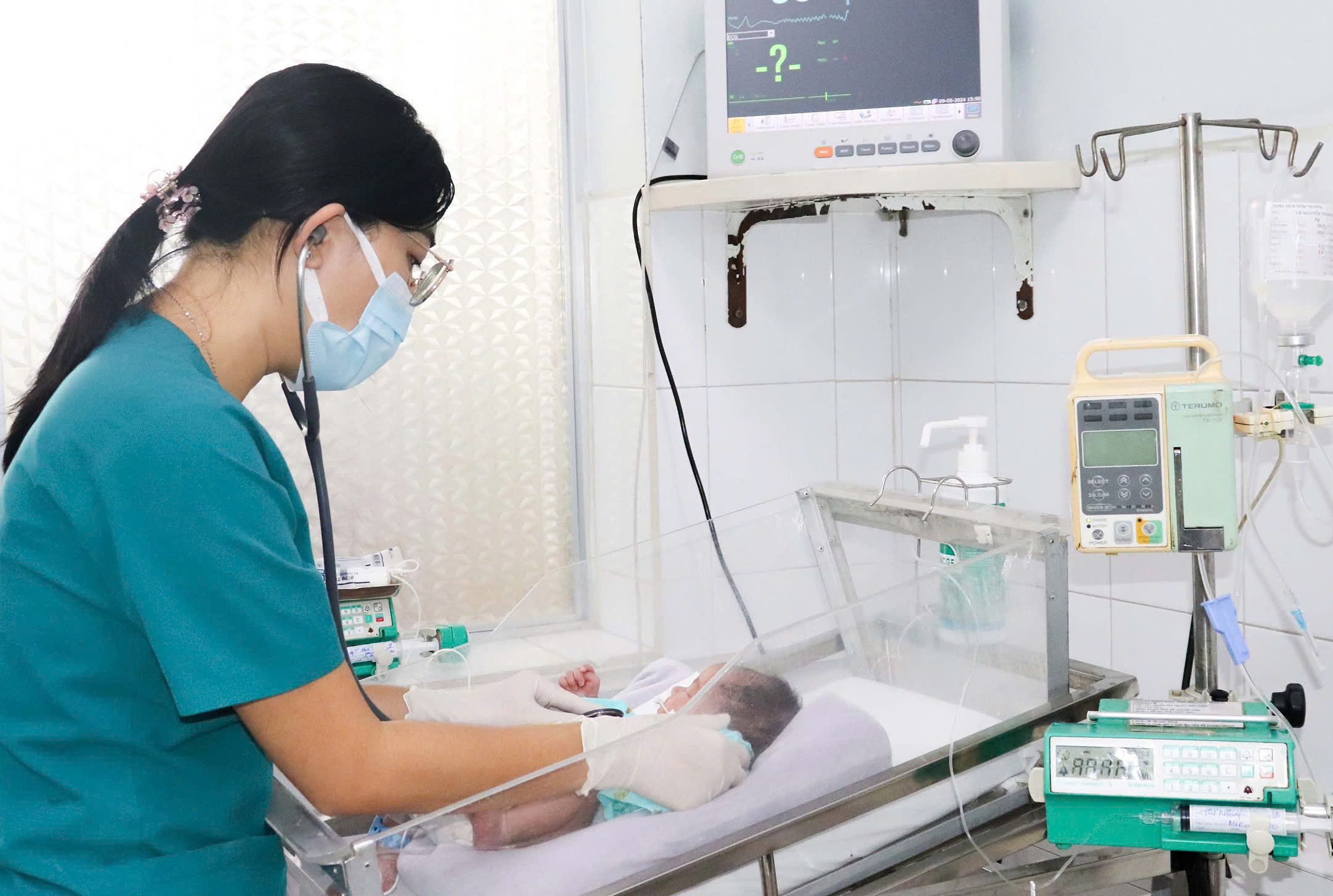 Bệnh nhi được chăm sóc sau mổ. Ảnh: Bệnh viện cung cấp