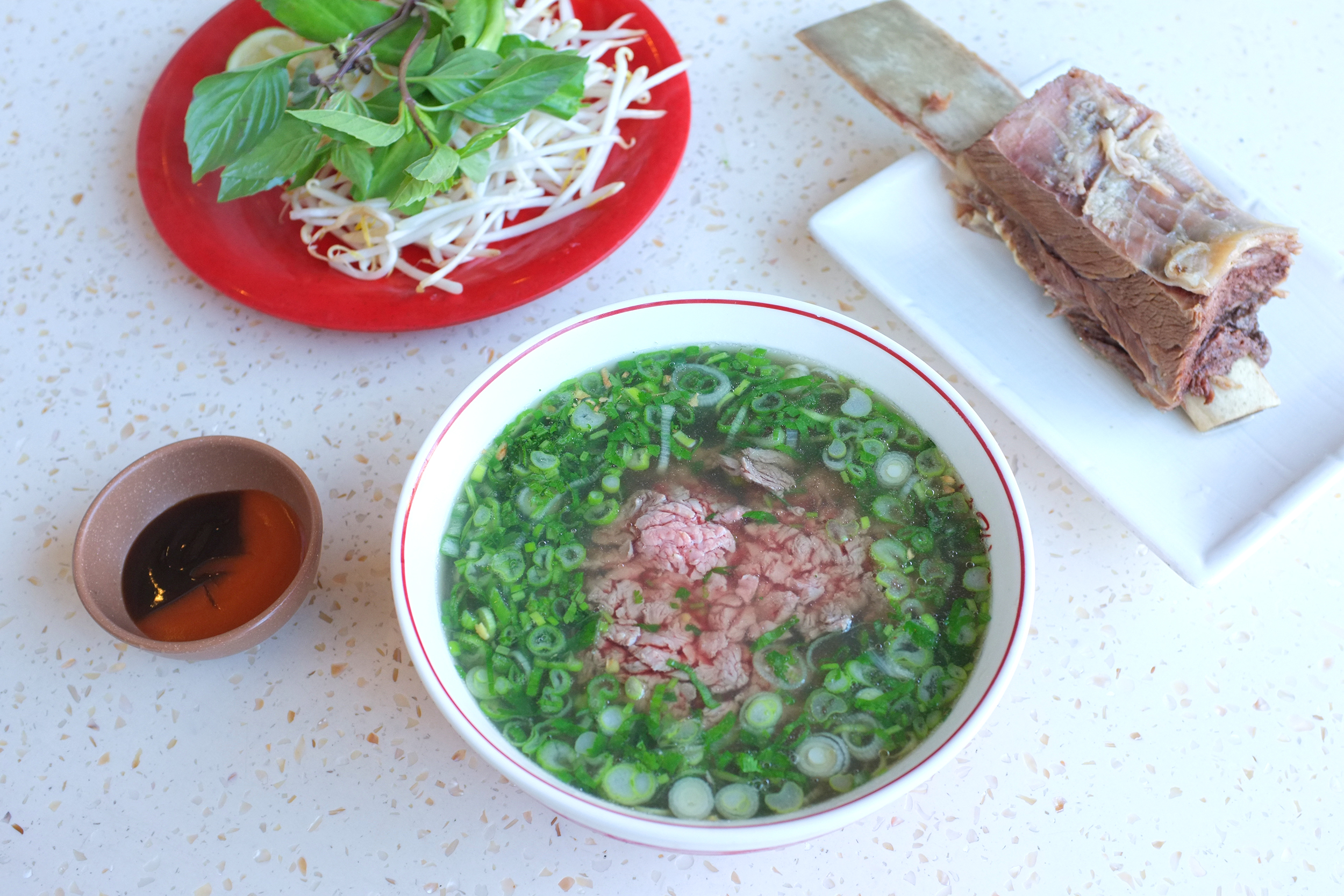 Bán phở tại Mỹ kiếm triệu USD: Chuyện cặp vợ chồng gốc Việt đóng thuế 1 triệu USD- Ảnh 3. Bán phở tại Mỹ kiếm triệu USD: Chuyện cặp vợ chồng gốc Việt đóng thuế 1 triệu USD- Ảnh 3.