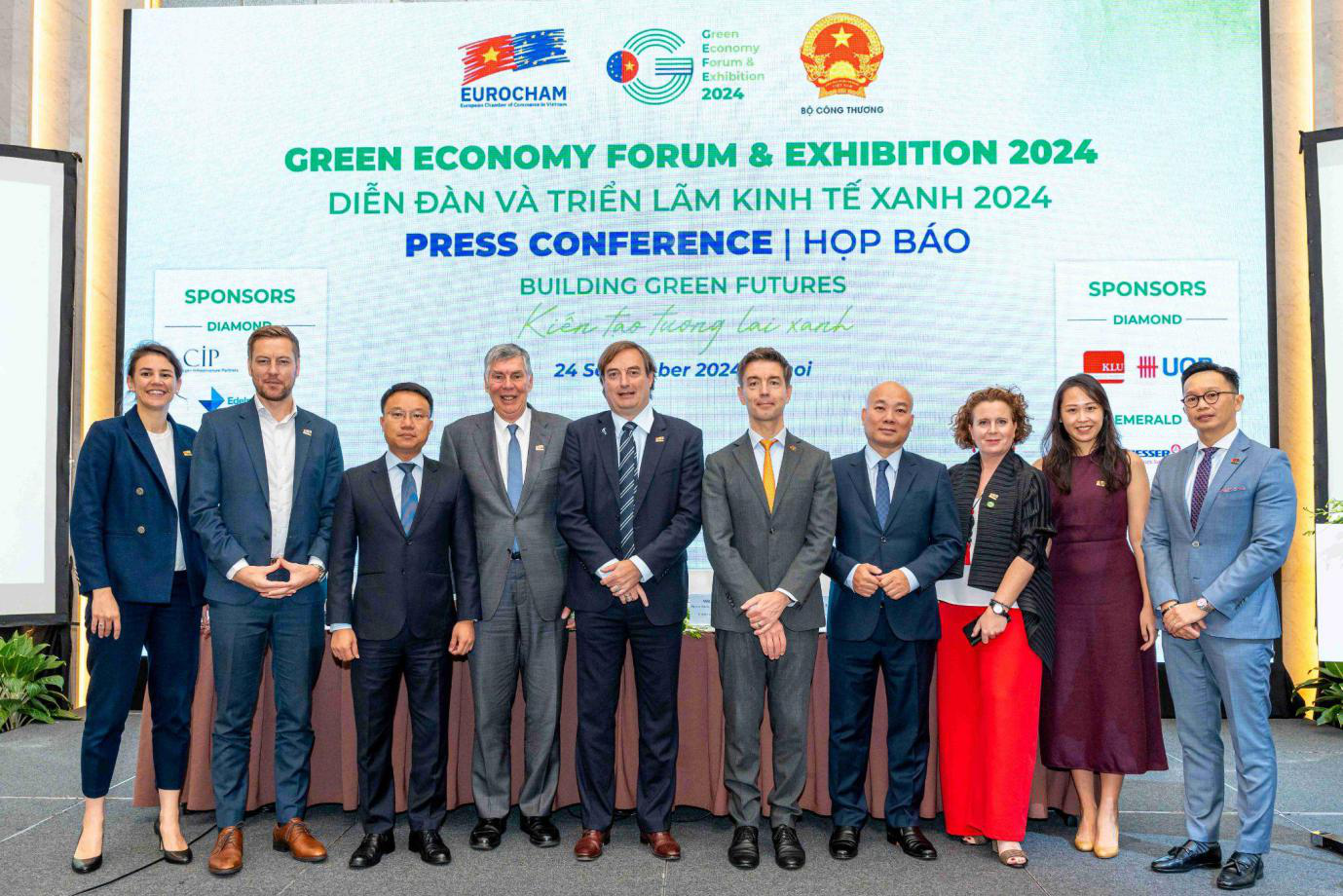 Đại diện ban tổ chức, các đơn vị liên quan tại họp báo công bố Diễn đàn và Triển lãm Kinh tế Xanh 2024 (GEFE 2024), cuối tháng 9. Ảnh: Eurocham