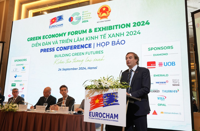 Ông Bruno Jaspeart - tân Chủ tịch EuroCham phát biểu tại họp báo công bố tổ chức GEFE 2024, tại Hà Nội, cuối tháng 9. Ảnh: Eurocham