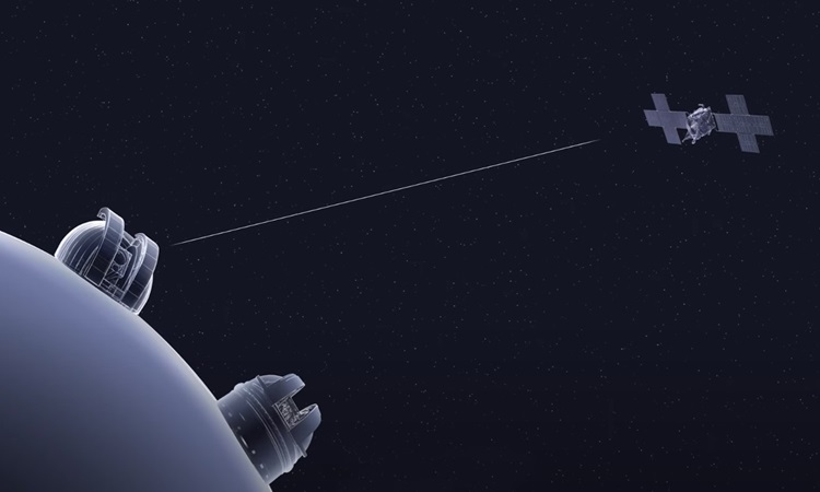Mô phỏng tàu Psyche nhận tín hiệu laser từ Hệ thống liên lạc không gian sâu. Ảnh: NASA