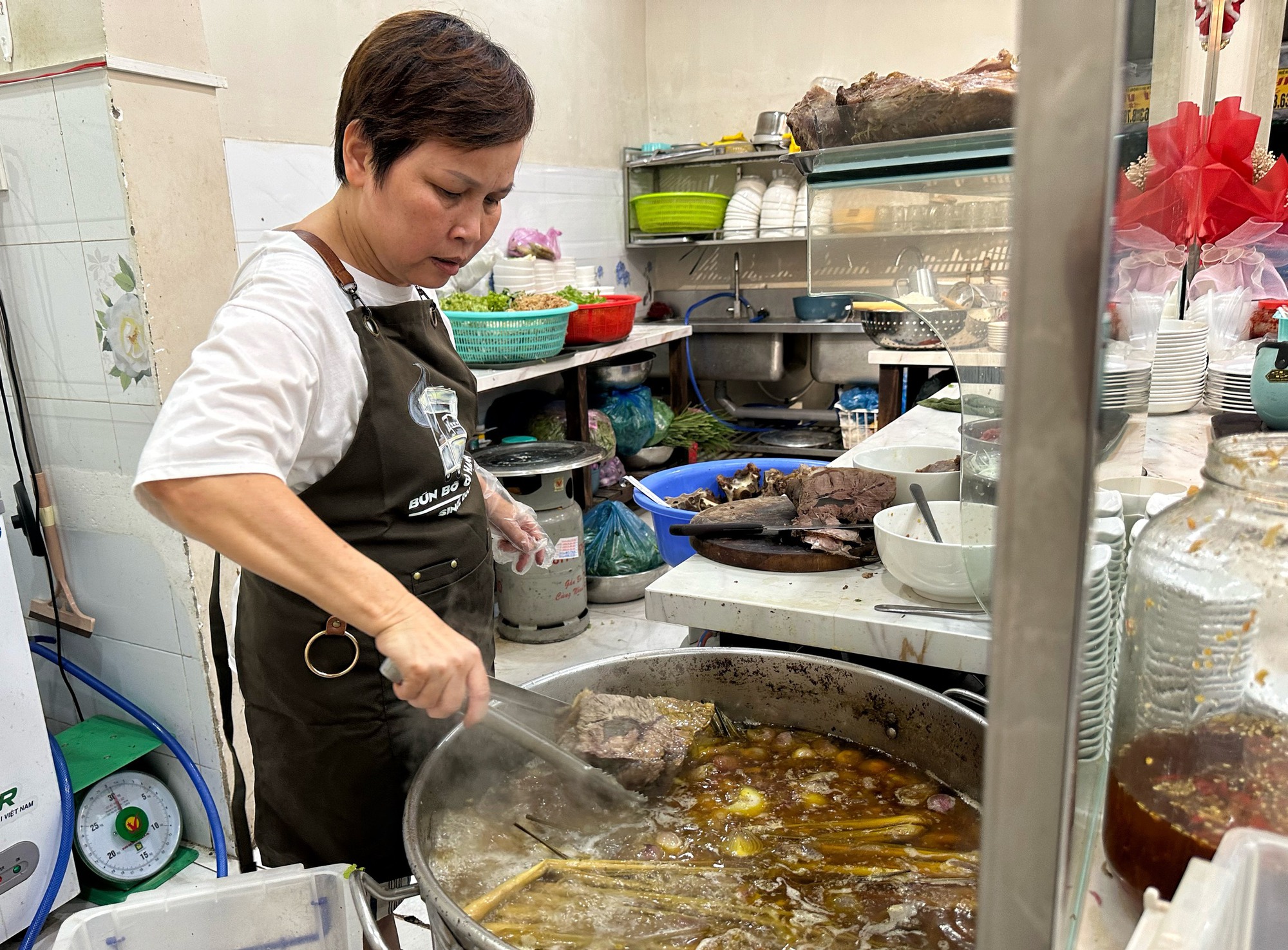 Phố ẩm thực Hà Tôn Quyền TP.HCM mới toanh: 'Thiên đường sủi cảo', còn món gì nữa?- Ảnh 2. Phố ẩm thực Hà Tôn Quyền TP.HCM mới toanh: 'Thiên đường sủi cảo', còn món gì nữa?- Ảnh 2.