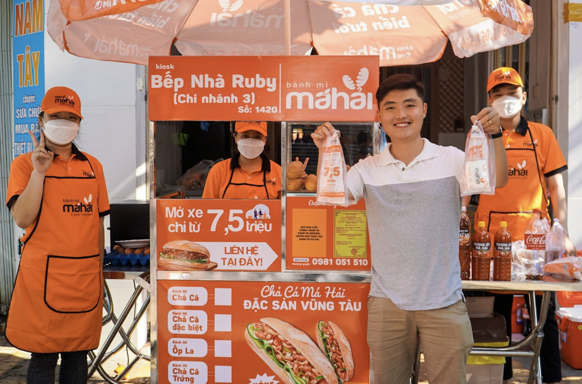 Quán ăn ở TP.HCM có thưởng Tết cho nhân viên: 'Gồng lỗ cũng ráng thưởng!'- Ảnh 7. Quán ăn ở TP.HCM có thưởng Tết cho nhân viên: 'Gồng lỗ cũng ráng thưởng!'- Ảnh 7.